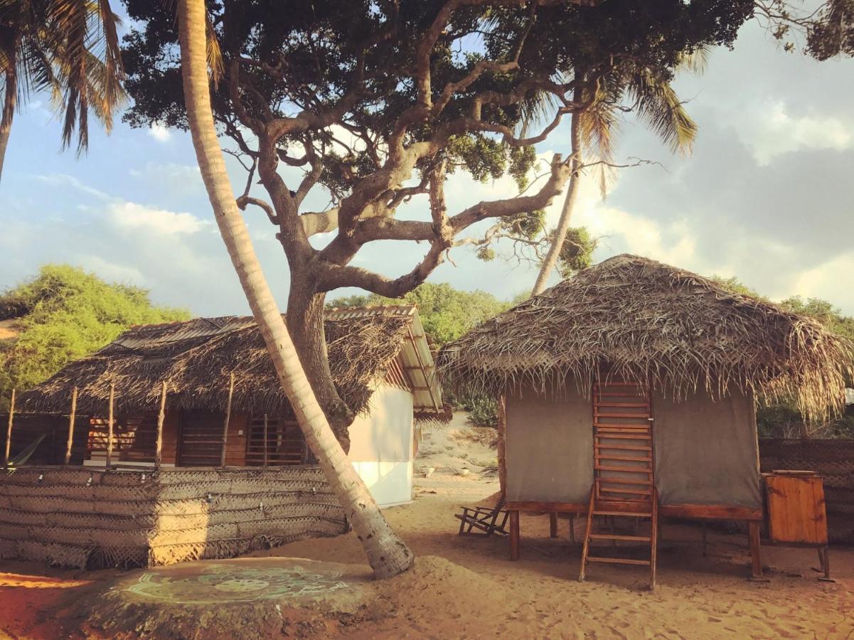 Upali Beach Surf Resort & Cafe Arugam Bay Esterno foto
