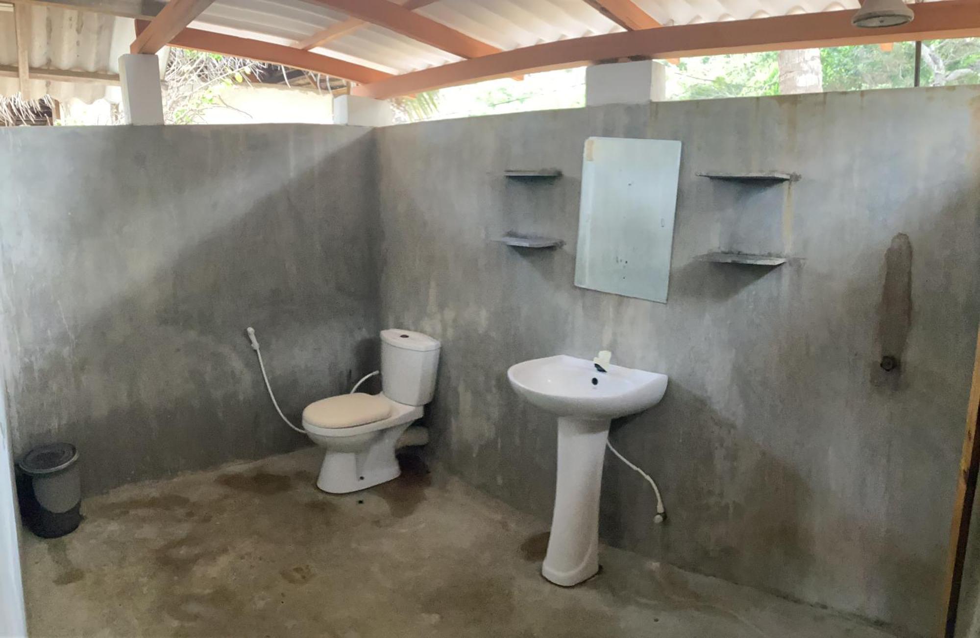 Upali Beach Surf Resort & Cafe Arugam Bay Esterno foto