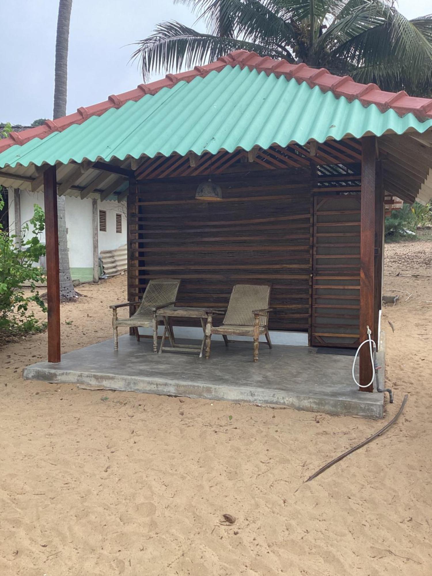Upali Beach Surf Resort & Cafe Arugam Bay Esterno foto