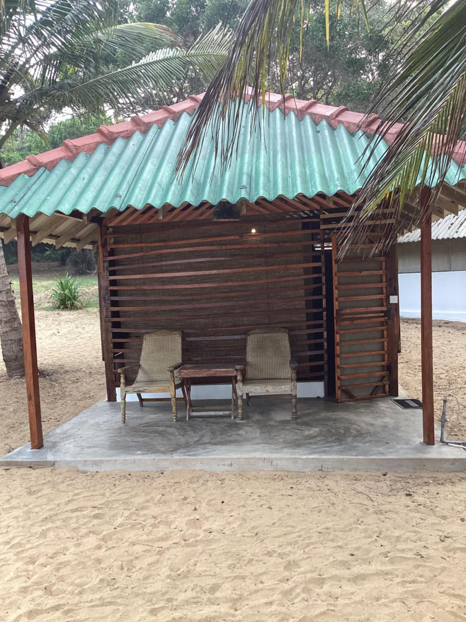 Upali Beach Surf Resort & Cafe Arugam Bay Esterno foto